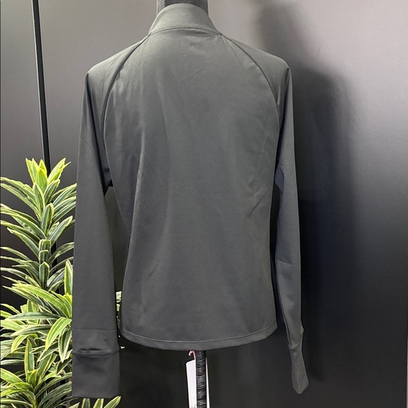 HYPE Moisture wicking, 360 stretch, compression sculpting, breathable,4 pockets - Picture 7 of 11